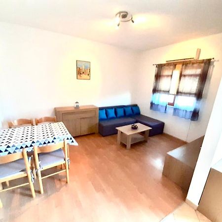 Apartments Belic With Pool Jelsa  Dış mekan fotoğraf