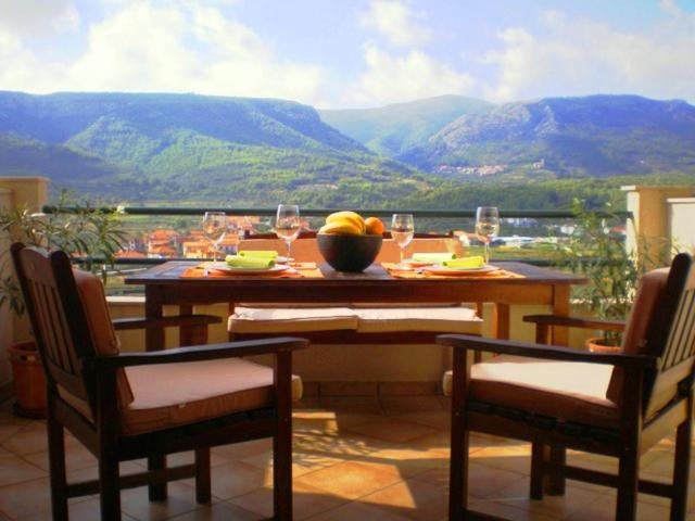 Apartments Belic With Pool Jelsa  Dış mekan fotoğraf
