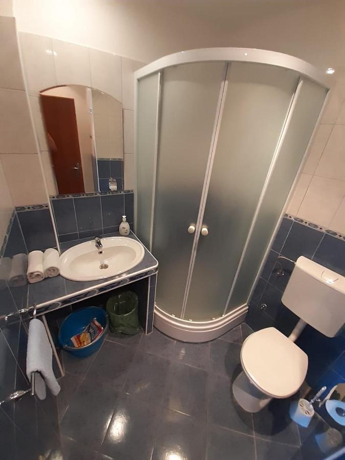 Apartments Belic With Pool Jelsa  Dış mekan fotoğraf