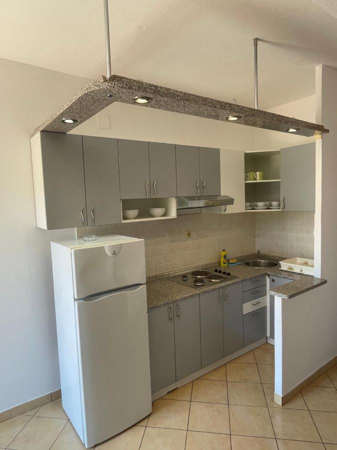 Apartments Belic With Pool Jelsa  Dış mekan fotoğraf