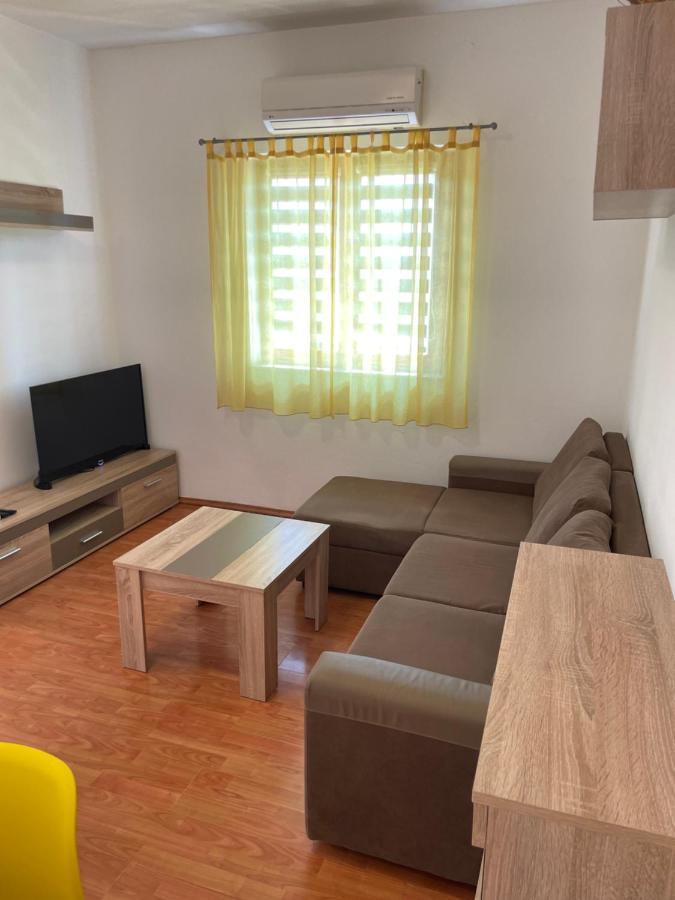 Apartments Belic With Pool Jelsa  Dış mekan fotoğraf