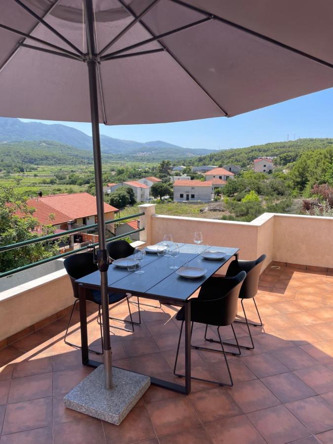 Apartments Belic With Pool Jelsa  Dış mekan fotoğraf