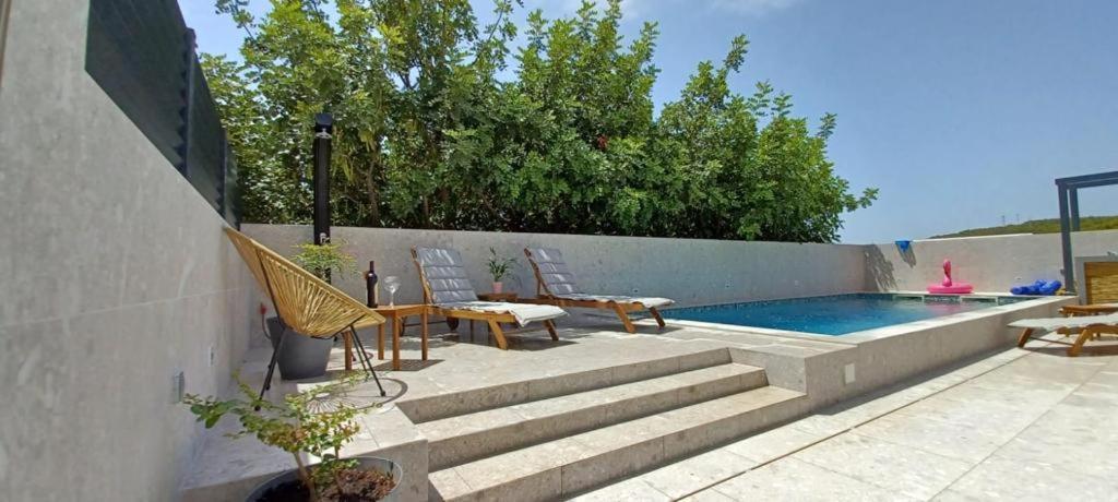 Apartments Belic With Pool Jelsa  Dış mekan fotoğraf