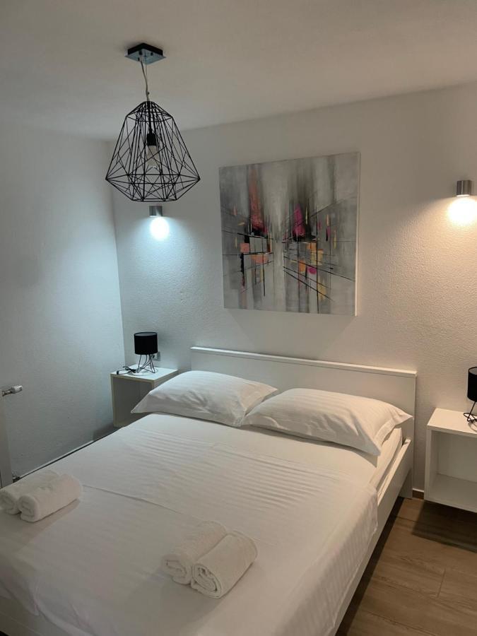 Apartments Belic With Pool Jelsa  Dış mekan fotoğraf