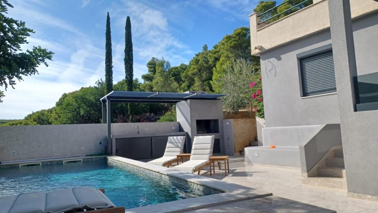 Apartments Belic With Pool Jelsa  Dış mekan fotoğraf