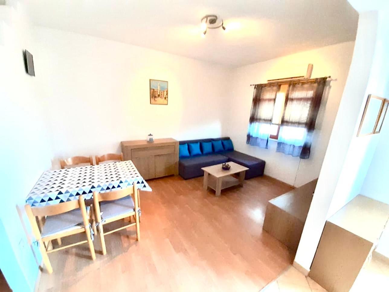 Apartments Belic With Pool Jelsa  Dış mekan fotoğraf